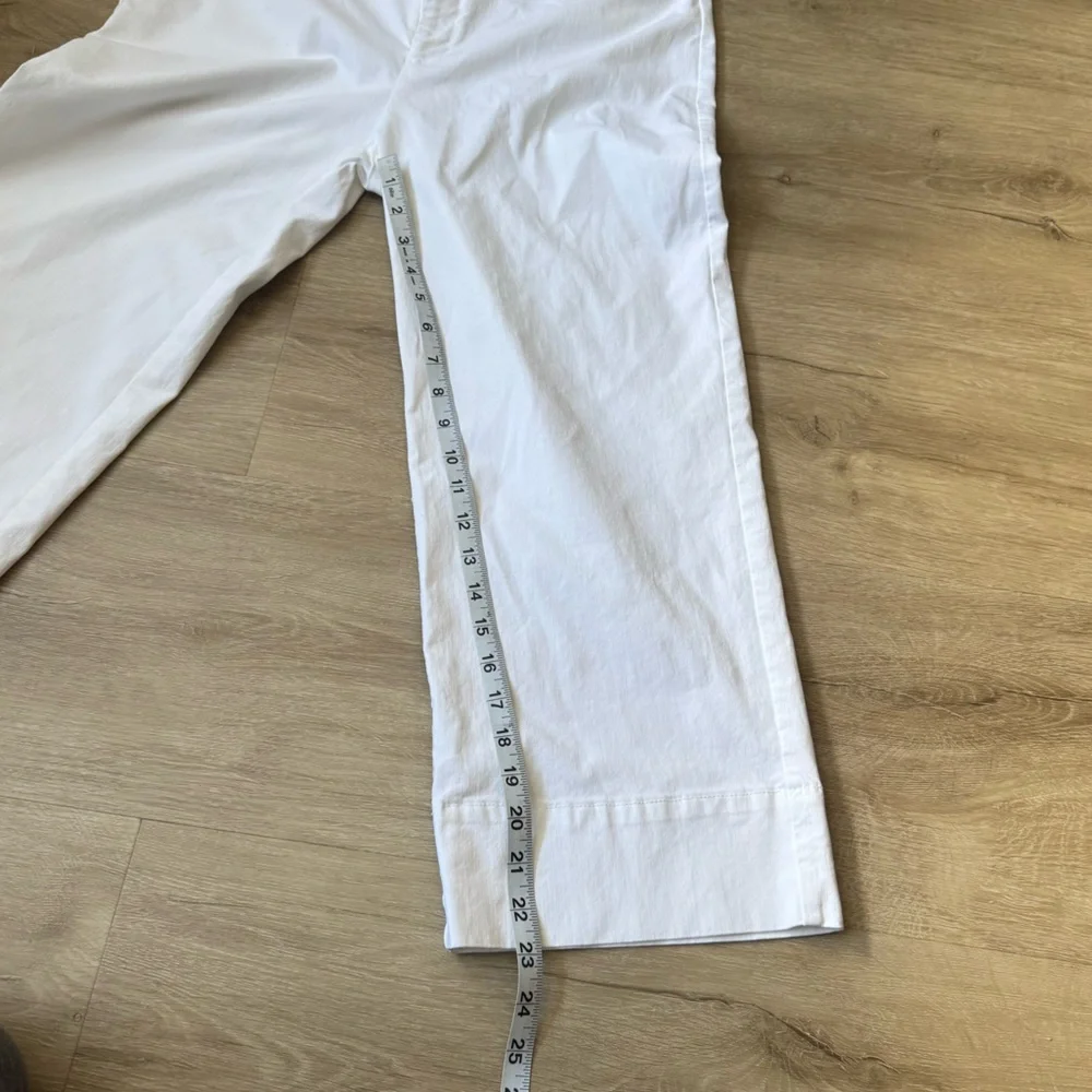 Chicos White Cropped Minimalist Classic Coastal SZ 2.5 US 14 - Picture 2 of 8